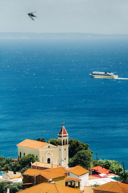 Blick von der Höhe der Kirche der Insel Zakynthos.In der Ferne