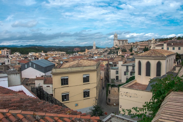 Blick von oben auf die Altstadt von Girona. Katalonien. Historische Architektur.