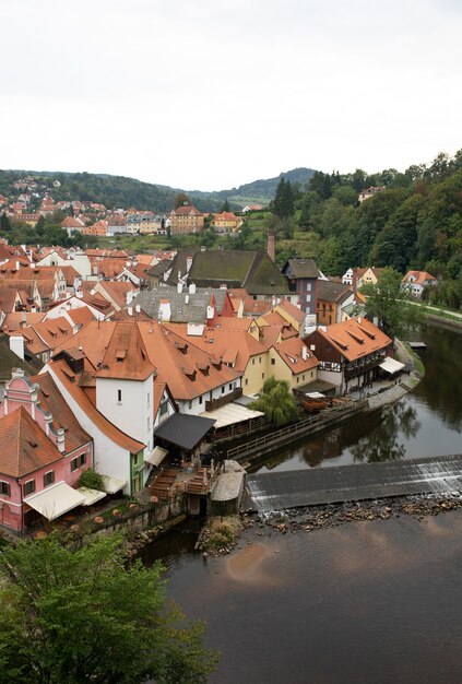 Blick von oben auf die tschechische Altstadt von Krumlov