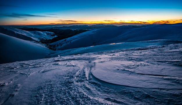 Blick von oben auf eine wundervolle faszinierende Landschaft