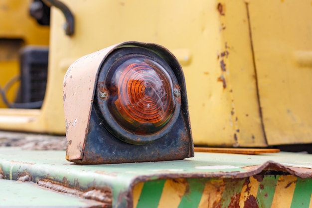 Blinker der alten Gabelstaplernahaufnahme