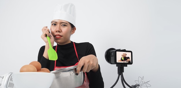 Blogueira de comida em transmissão ao vivo Instrutora de comida on-line Chef mulher