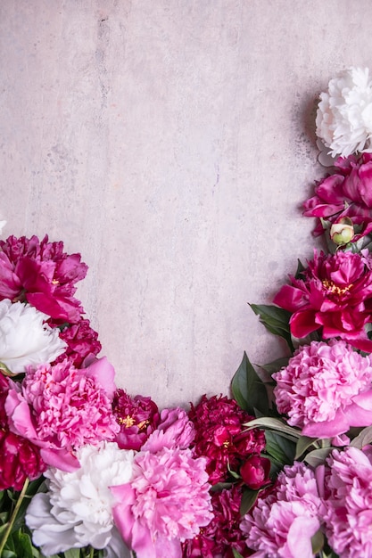 Blooming diseño de tarjeta de flores en colores pastel telón de fondo de boda concepto de día de San Valentín espacio de copia