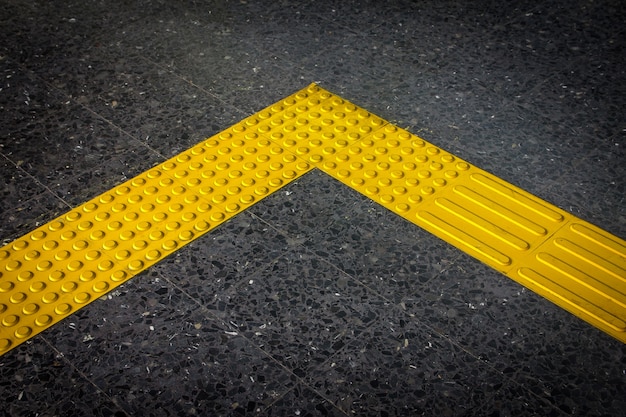 Bloque Braille, pavimento táctil para discapacitados ciegos