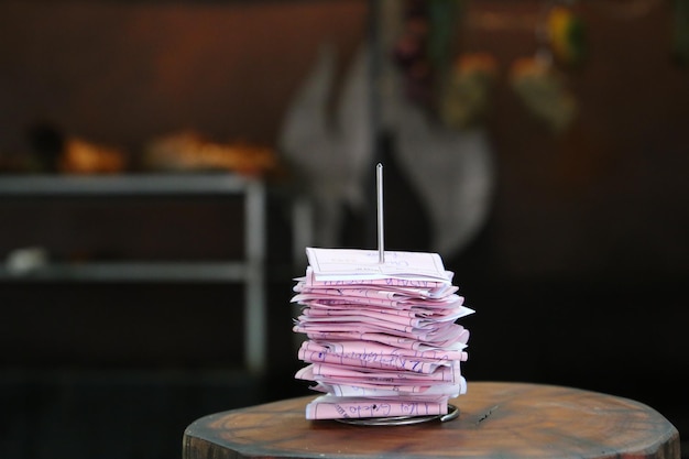 Bloque de control de un restaurante Papeles con pedidos de clientes