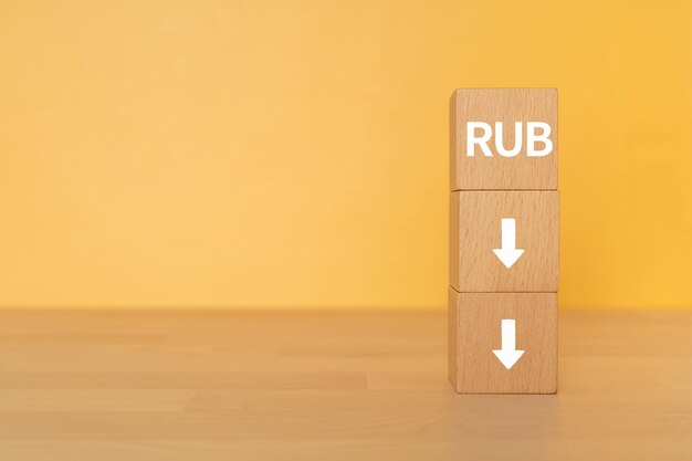 Bloques de madera con texto RUB de concepto.