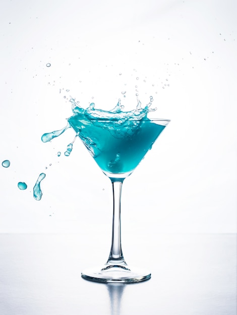 Blue Curaçao cocktail com splash