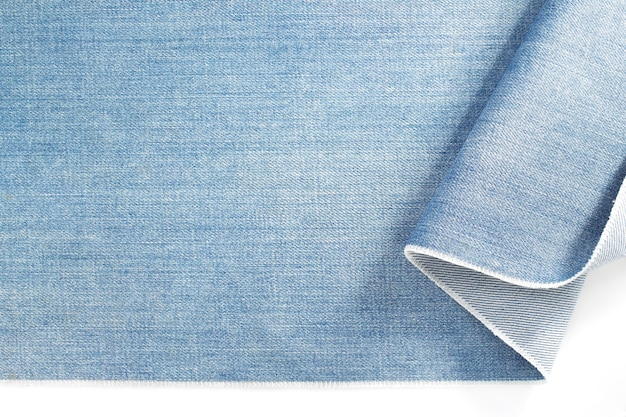 Blue Jeans Denim lokalisiert auf weißem Hintergrund