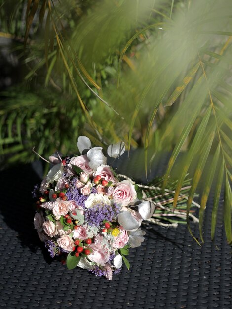 Foto blumen des hochzeitsbouquets auf der pflanze