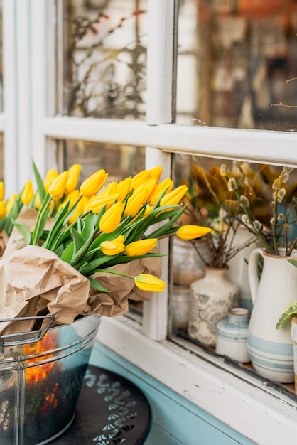 Blumenmesse im Frühling Blumensträuße Tulpen