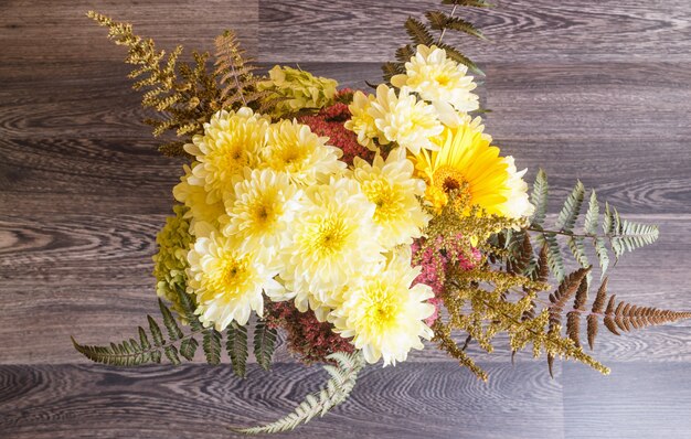 Blumenstrauß aus Gerbera und Chrysantheme