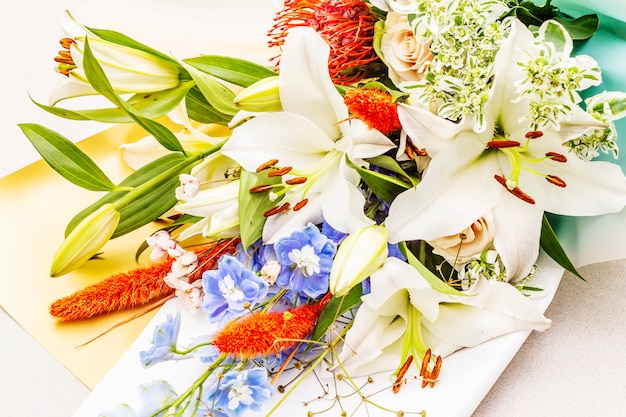 Blumenstrauß von festlichen Blumen des Sommers