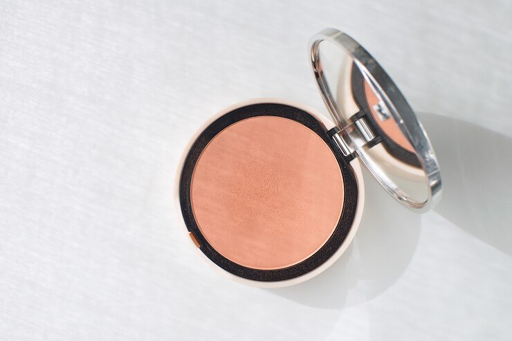Blush em pó prensado compõem o conceito de beleza