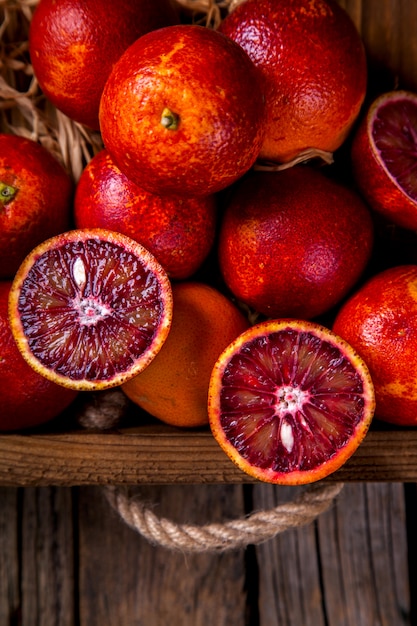 Blutorangen-Zitrusfrucht. Sommer Hintergrund.