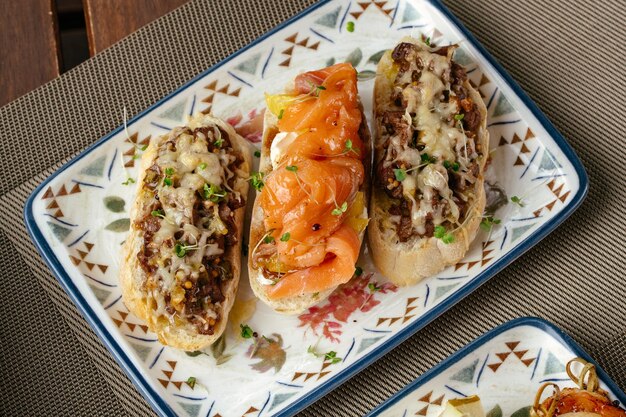 bocadillos de cóctel un aperitivo para cócteles menú de bar de cócteles