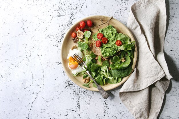 Bocadillos vegetarianos con aguacate