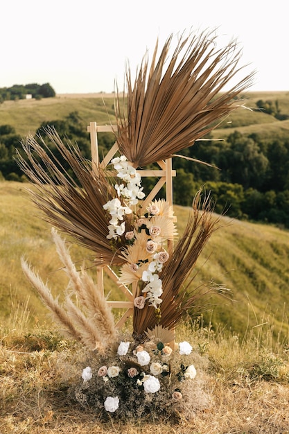 Foto boda boda arco boda momento decoraciones decoración boda decoraciones flores sillas al aire libre cer