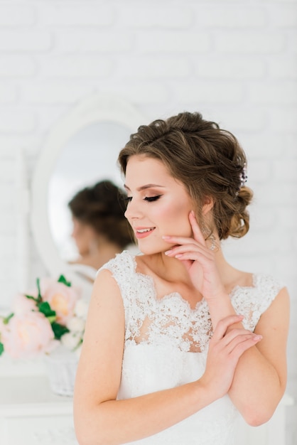 Foto boda. novia en hermoso vestido