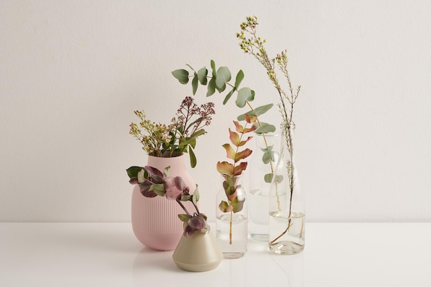 Bodegón con flores hermosas