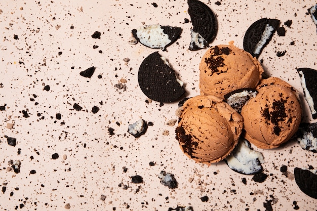 Foto bodegón de galletas y helado