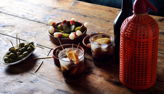 Bodegón de merienda típica española e italiana.