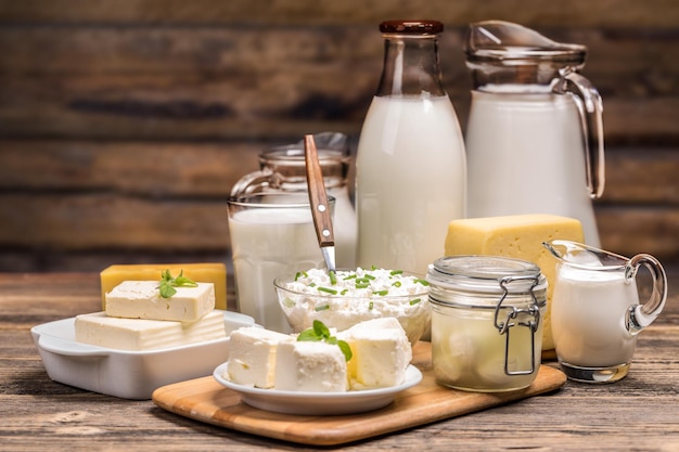 Bodegón con productos lácteos