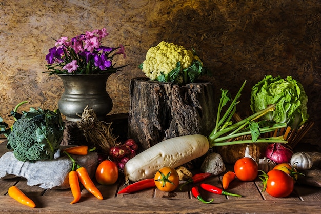 Bodegón Verduras, Hierbas Y Frutas.