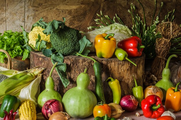 Bodegón Verduras, Hierbas Y Frutas.