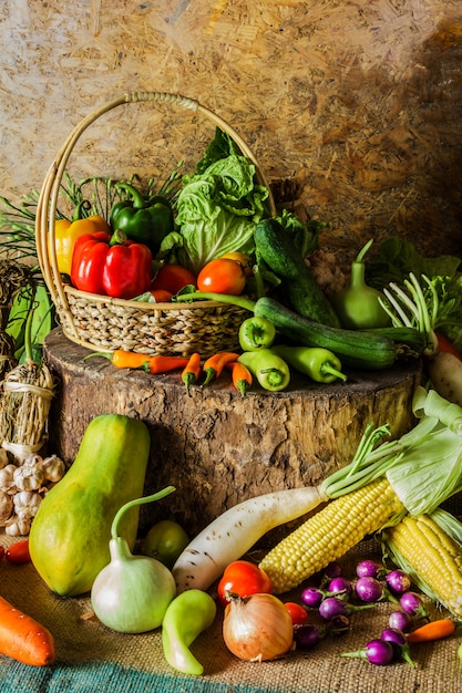 Bodegón Verduras, Hierbas Y Frutas.