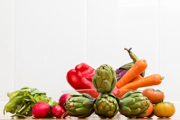 Bodegón con verduras mixtas