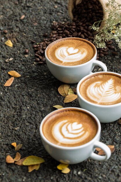 Boden Stein Herbst Latte Art Kaffee auf Stein