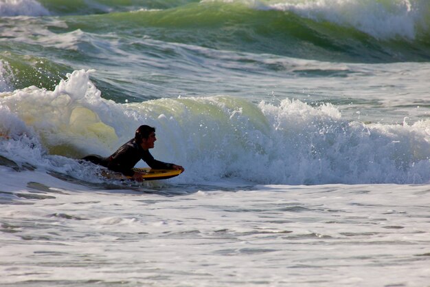 Bodyboader en el mar