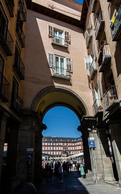 Bögen der Plaza Mayor in Madrid in Spanien. Touristenort im Zentrum von Madrid