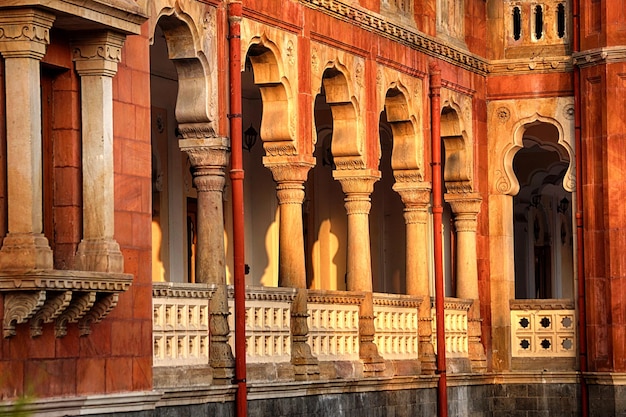 Bögen und Säulen der Mahatma Gandhi Hall Ghanta Ghar Indore Madhya Pradesh King Edward Hall