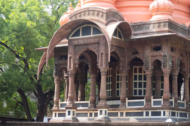 Bögen und Säulen von Boliya Sarkar ki Chhatri Indore Madhya Pradesh Auch bekannt als Malhar Rao Chhatri Indische Architektur Alte Architektur des indischen Tempels