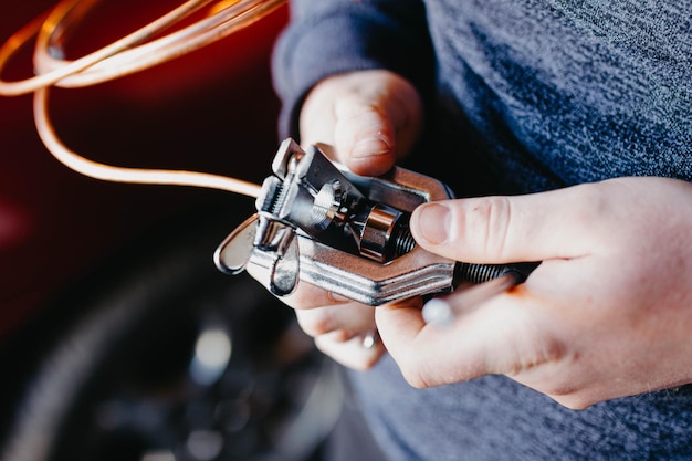 Bördeln von Kupfer- und Aluminiumrohren für Bremswege von Autos und Kühlschränken