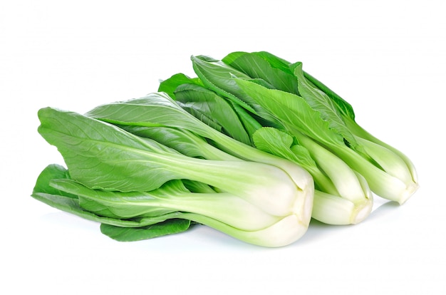 Bok Choy (Chinakohl) lokalisiert auf Weiß