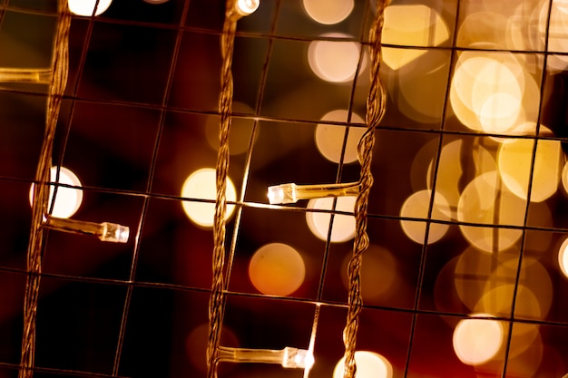 Foto bokeh aus licht mit metallnetz