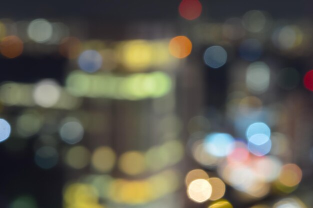 Foto bokeh-lichter schimmern nachts in der stadtlandschaft und schaffen einen faszinierenden wandteppich aus städtischer schönheit und zauber.