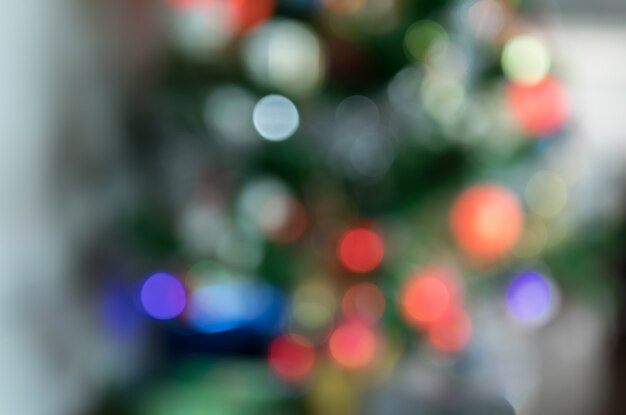 Bokeh luz hermosa del árbol de navidad