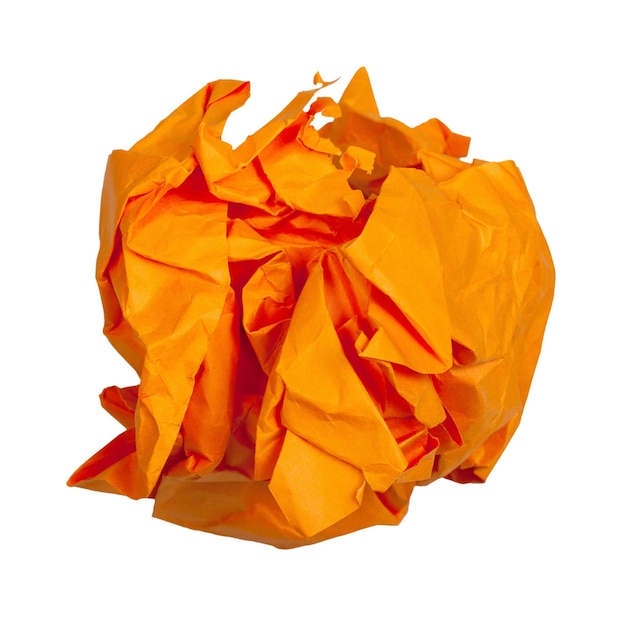 Bola amassada de papel laranja isolada