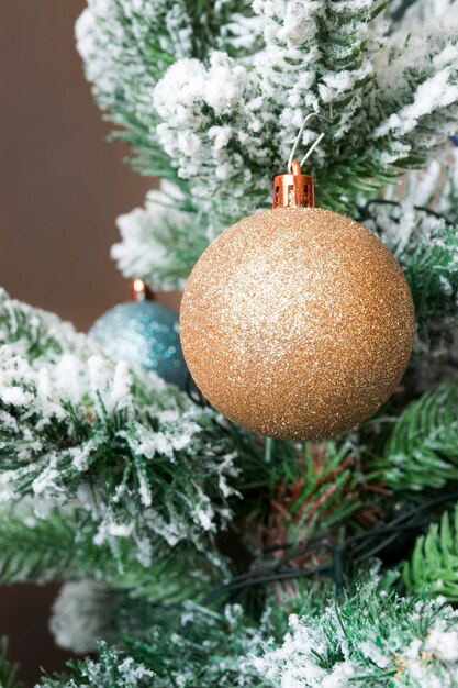 bola, en, árbol de navidad