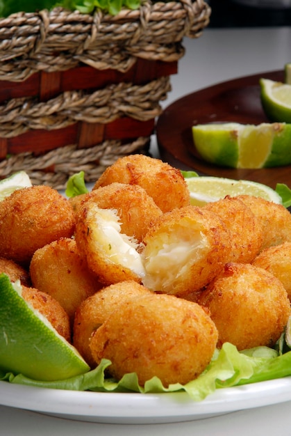 Bola de bacalao frito