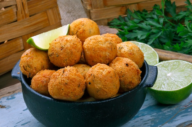 Bola de bacalao frito