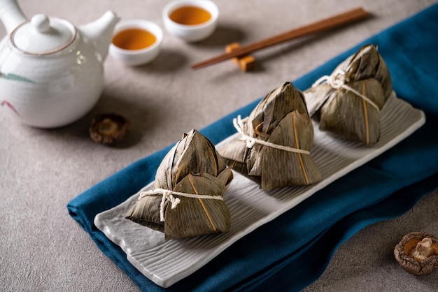 Bola de masa hervida de arroz Zongzi para la comida del Festival del Bote del Dragón de Duanwu