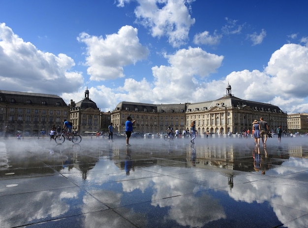 Bola square Burdeos Francia