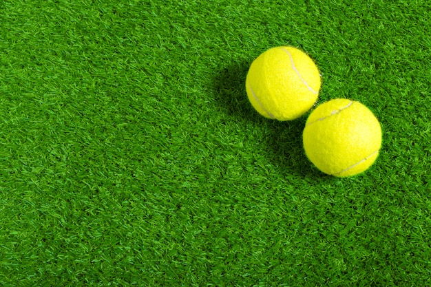 Bola tênis, ligado, grama verde