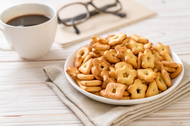 bolacha biscoitos com café