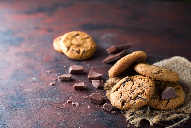 Bolacha com pepitas de chocolate