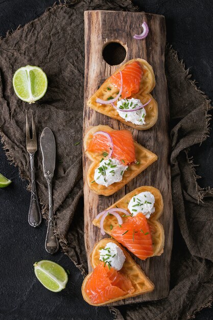 Bolacha com salmão salgado